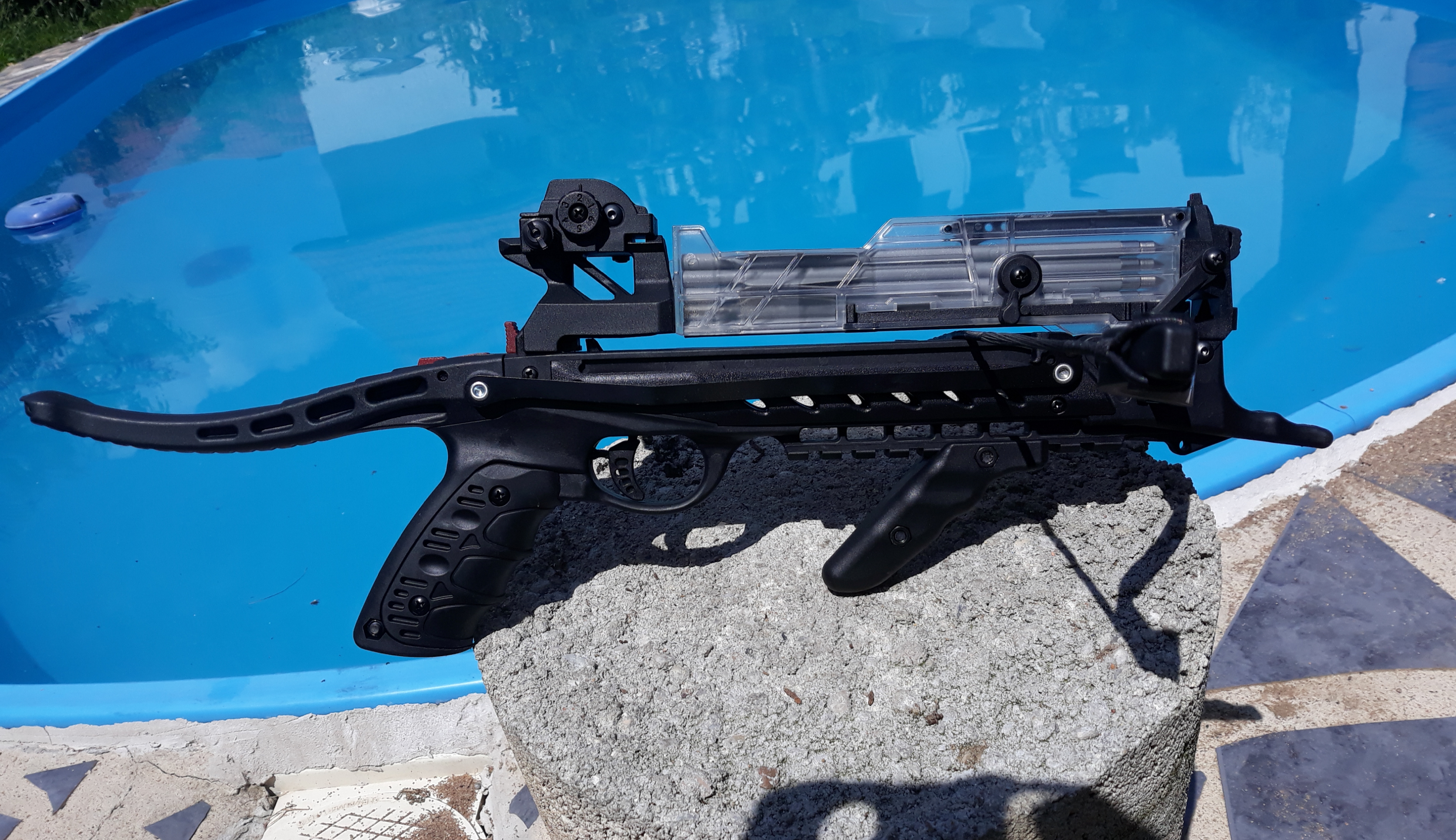 Pistolenarmbrust HORI-ZONE Redback XR mit Magazin 80lbs schwarz