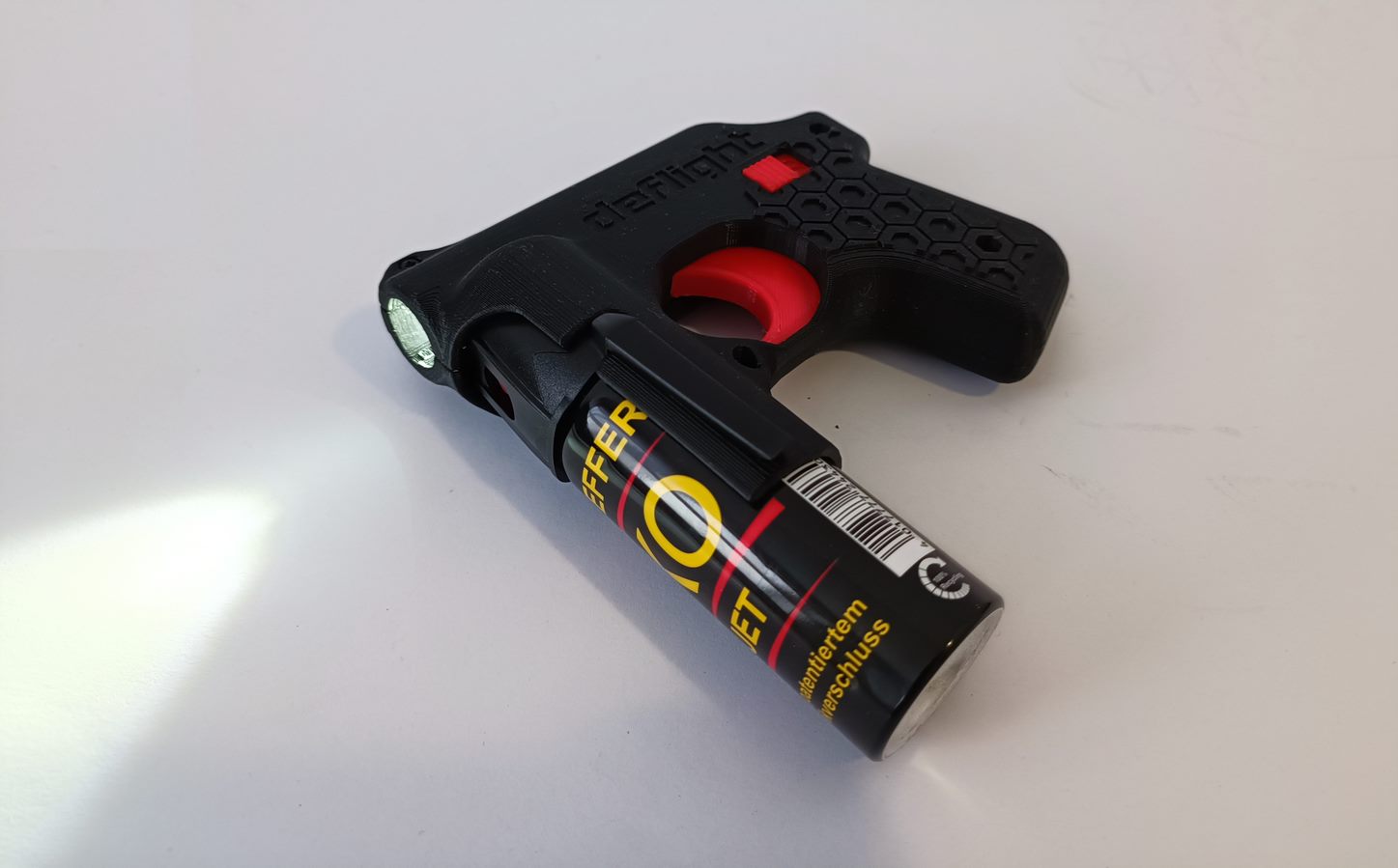 Defense Flashlight-Gun with Pepperspray Launcher